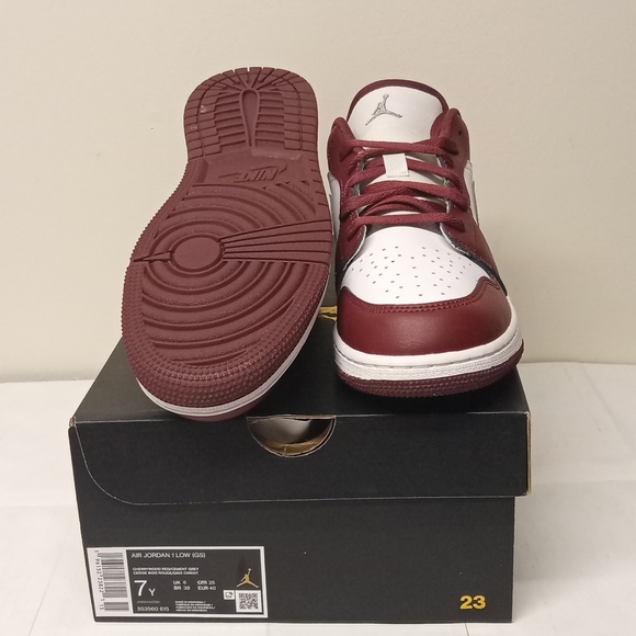 Air Jordan 1 Low (GS) - Picture 8 of 13